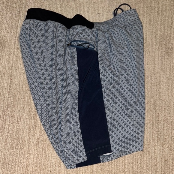 Lululemon Namaste At The Beach Shorts II Deep Navy Men's Size M - Picture 9 of 9